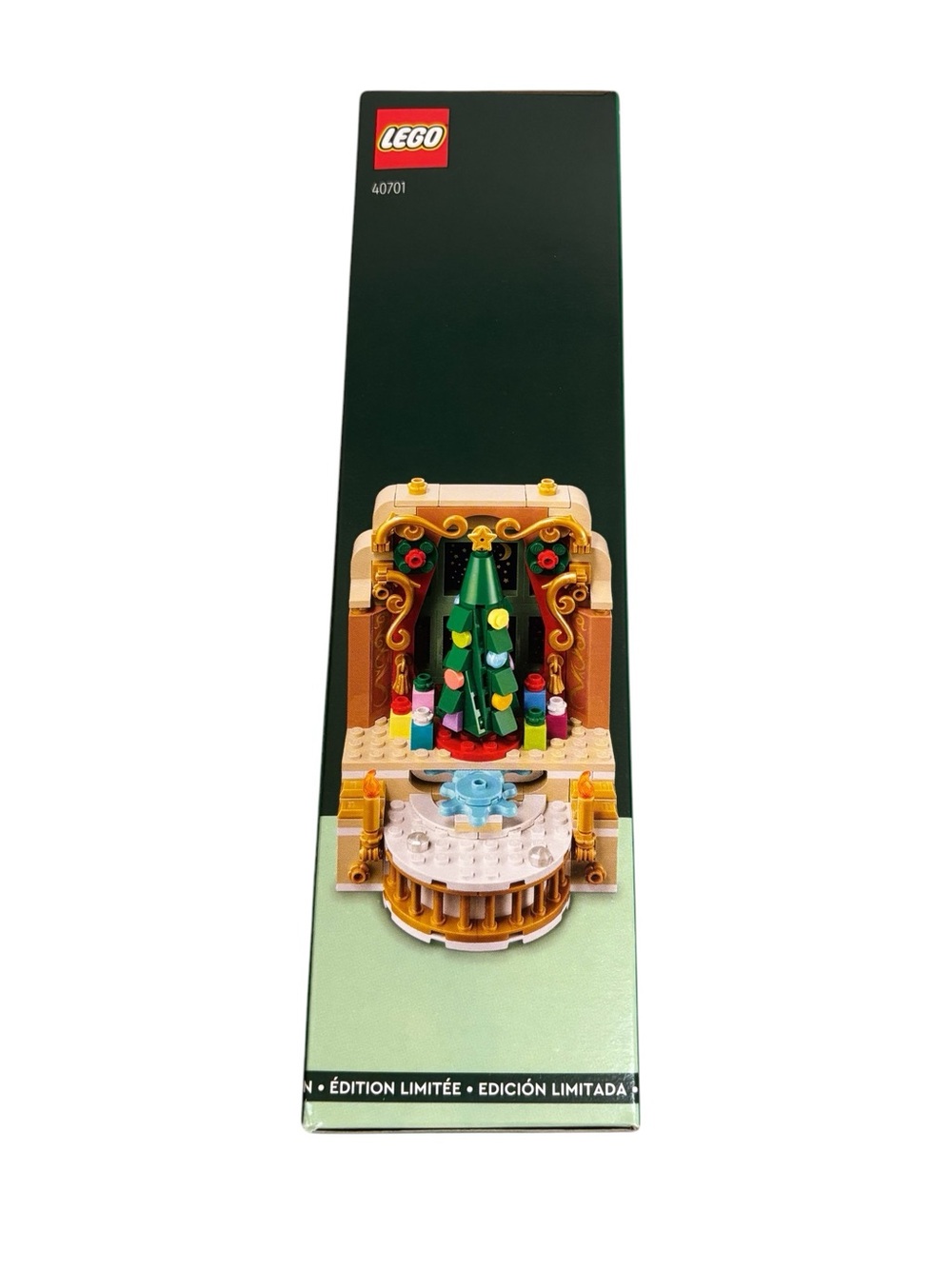 Lego Ballerina & Nutcracker Scene Set (#40701) - Picture 3 of 7